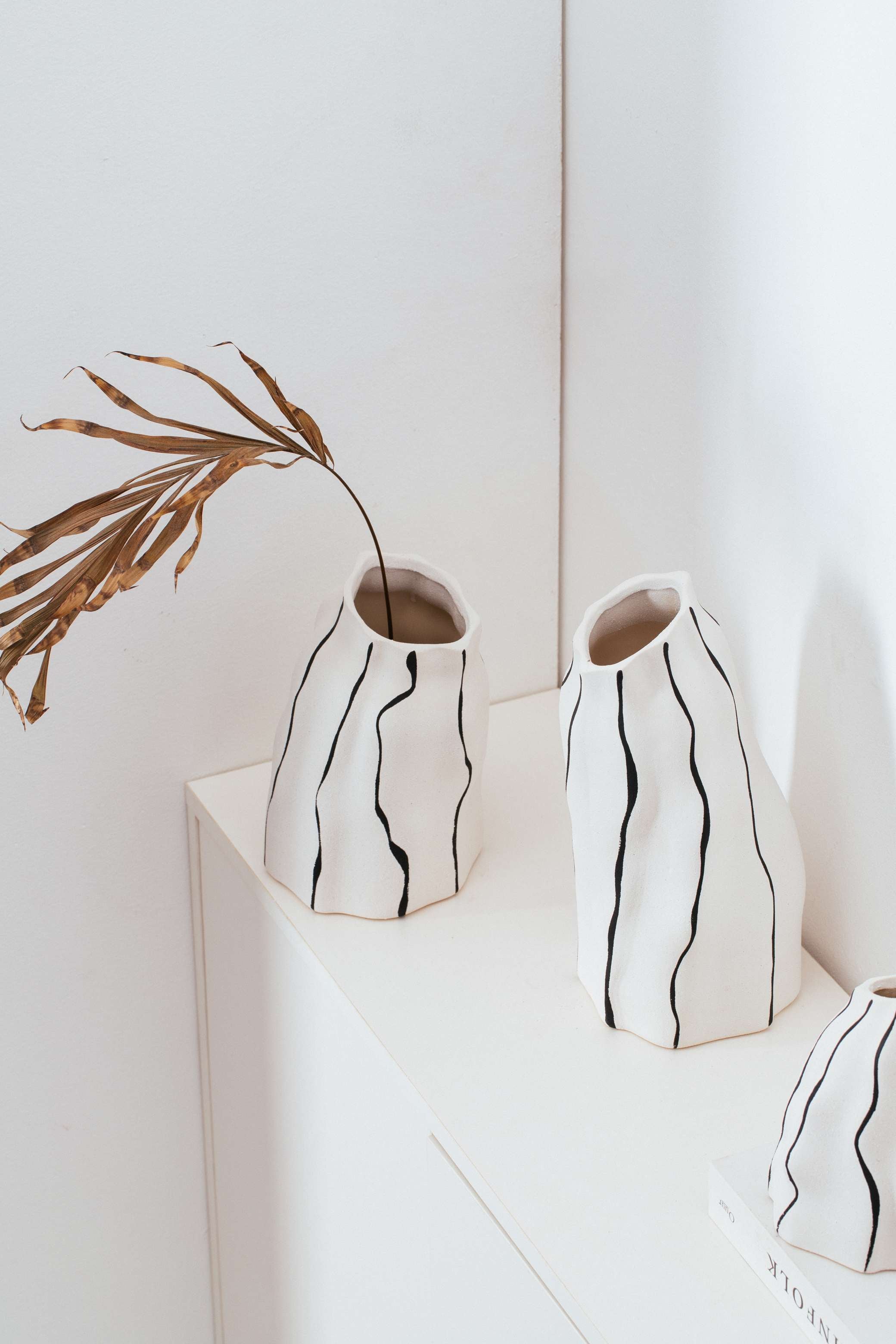 WAVY VASE