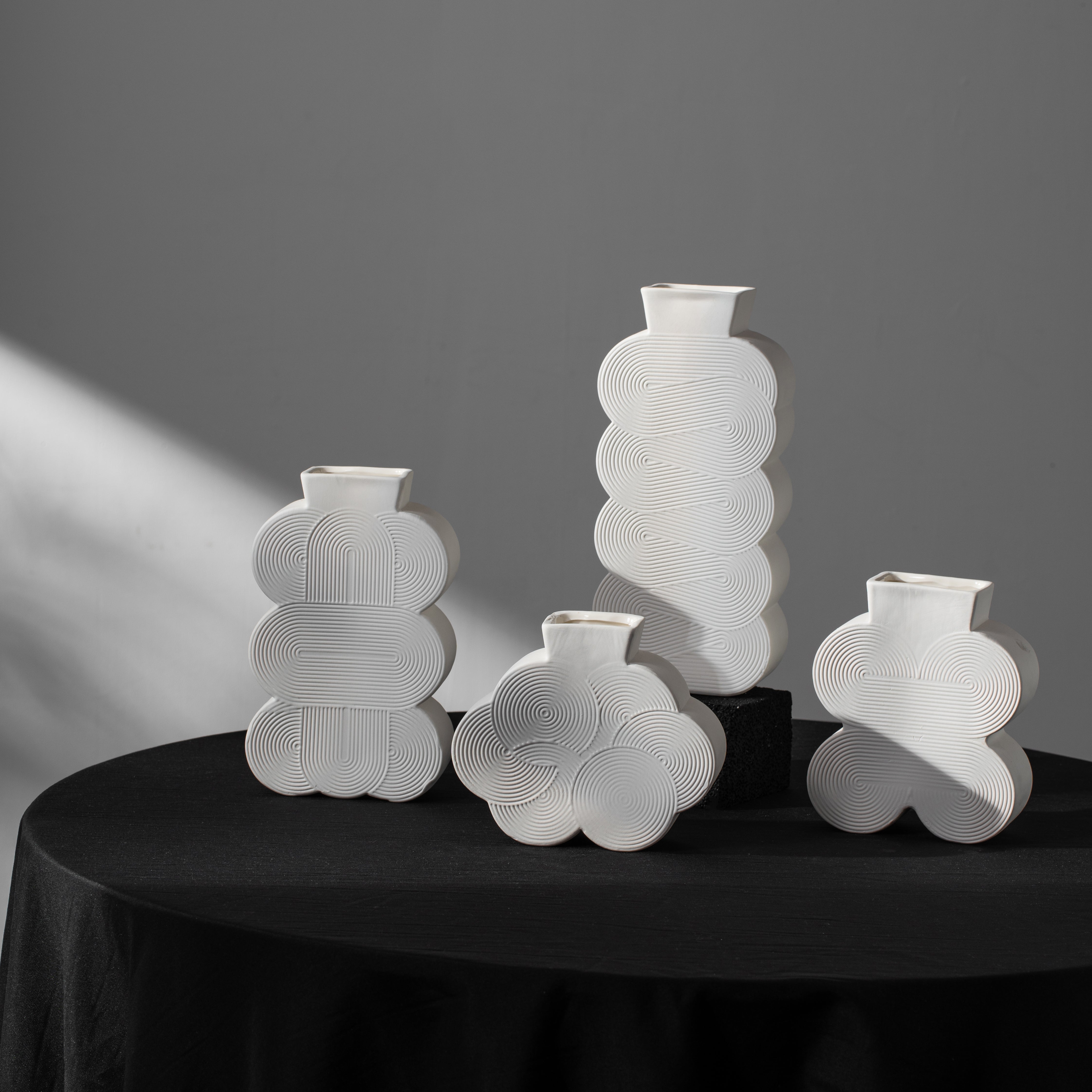 FLOW LOOP VASE